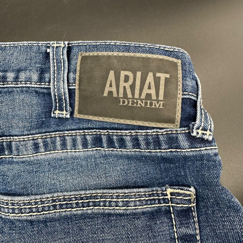 Ariat M5 Straight Fit Mens Jeans Size Denim Blue Mid Wash Straight Leg 38 x 34 - Picture 7 of 8